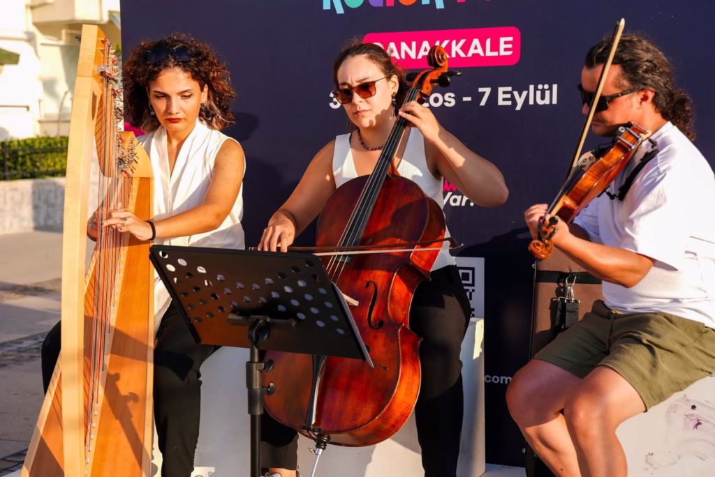 Çanakkale’de Kültür Yolu Festivali Coşkusu Devam Ediyor