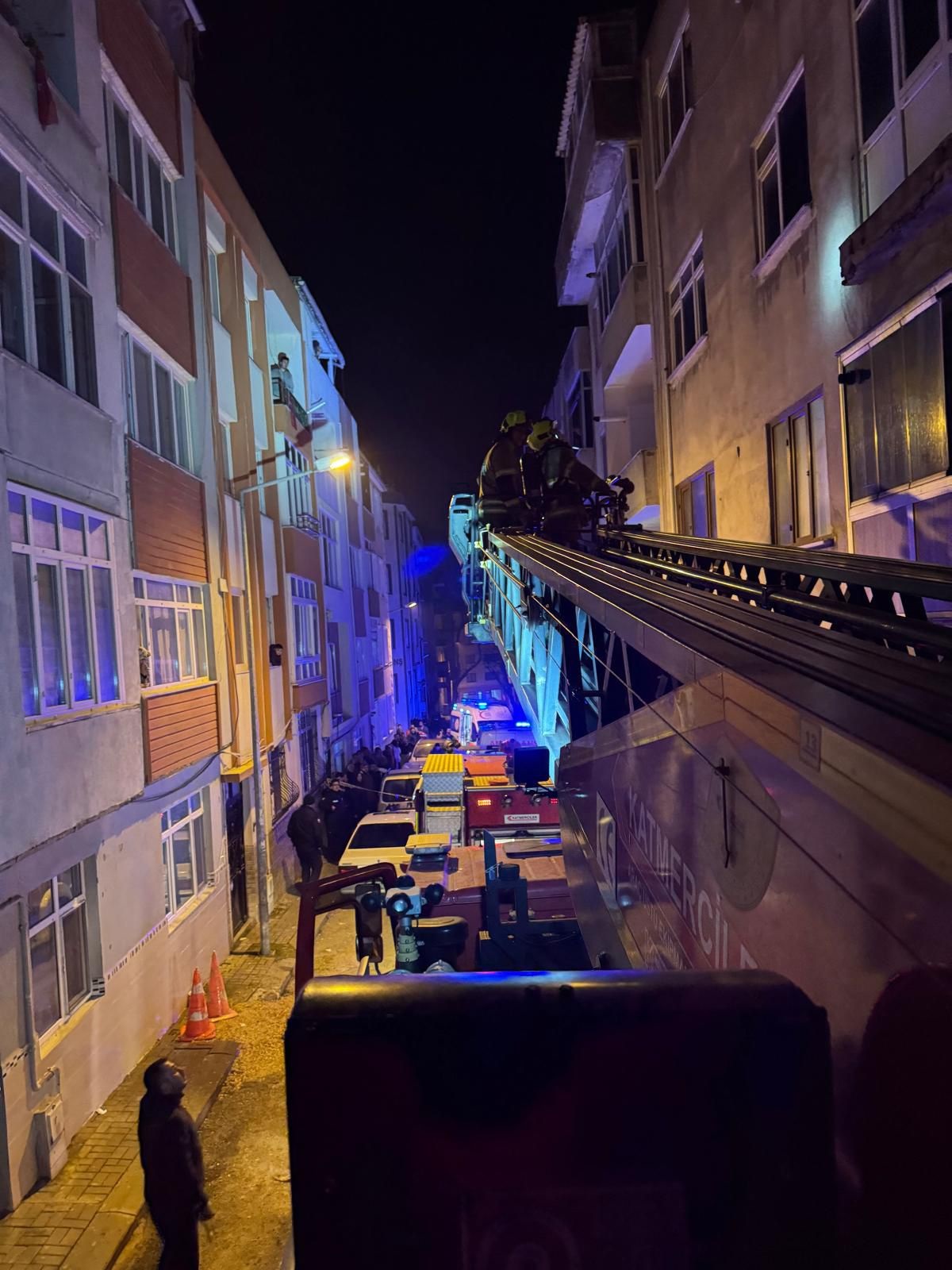 4 katlı binada çıkan yangın da 1 kişi öldü