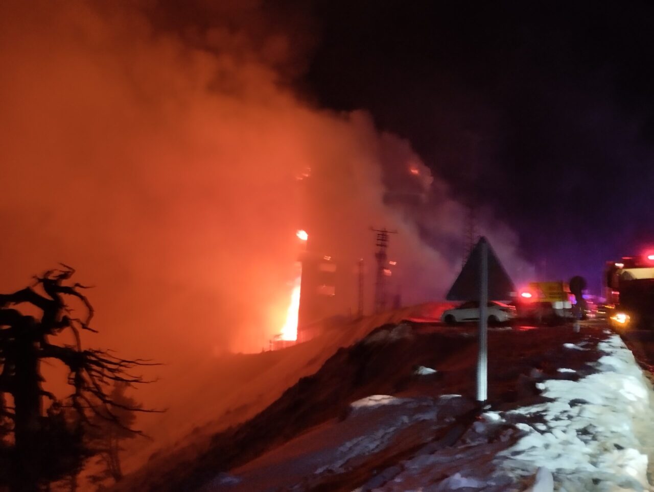 Bolu ’daki otel yangını, mutfakta kızgın yağın tutuşmasıyla başlamış