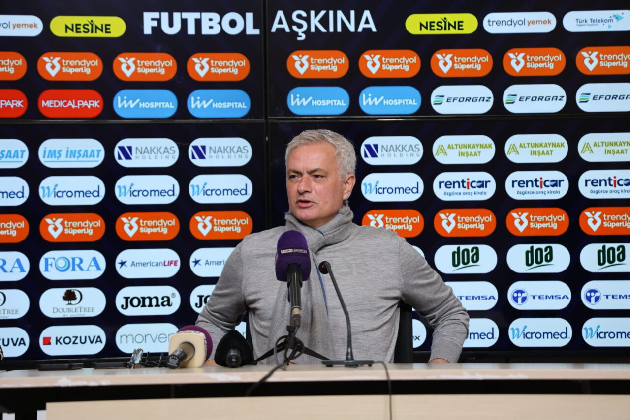 UEFA’dan Jose Mourinho ’ya ceza