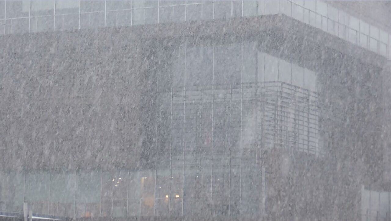 Ankara'da akşam saatlerinden itibaren başlayan kar yağışı etkili olmaya başladı. Fotoğraf: Ankara, (DHA)