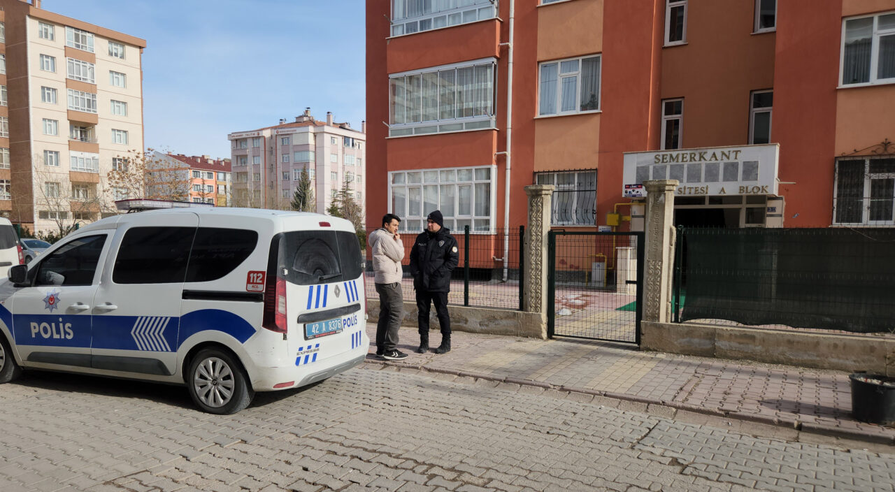 Konya'nın Çumra ilçesinde Halil İbrahim Ü. (60), tartıştığı dünürü Şadiye Aydın ile kardeşi Selahattin Boz'u tabancayla vurarak öldürdü. Fotoğraf: Hasan DÖNMEZ/Konya,(DHA)