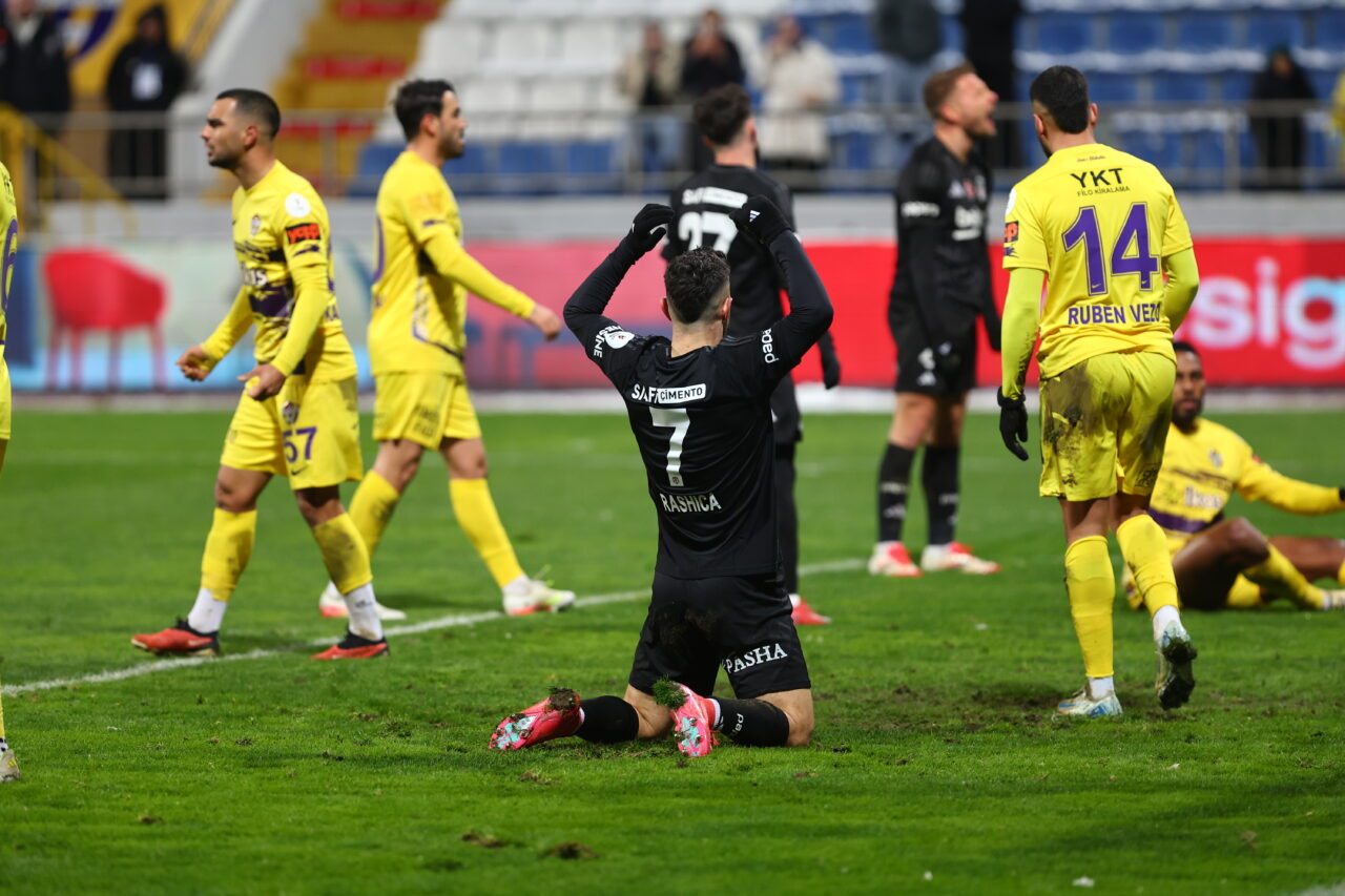 Beşiktaş deplasmanda Eyüpspor'u 3-1 mağlup etti