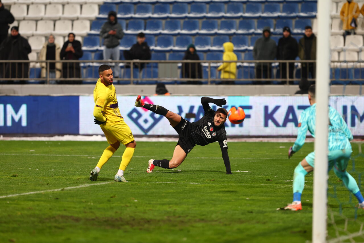Beşiktaş deplasmanda Eyüpspor'u 3-1 mağlup etti