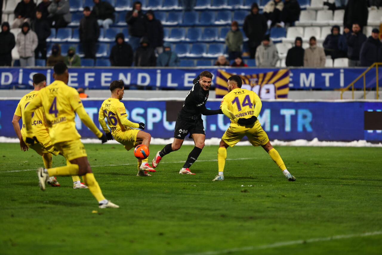 Beşiktaş deplasmanda Eyüpspor'u 3-1 mağlup etti