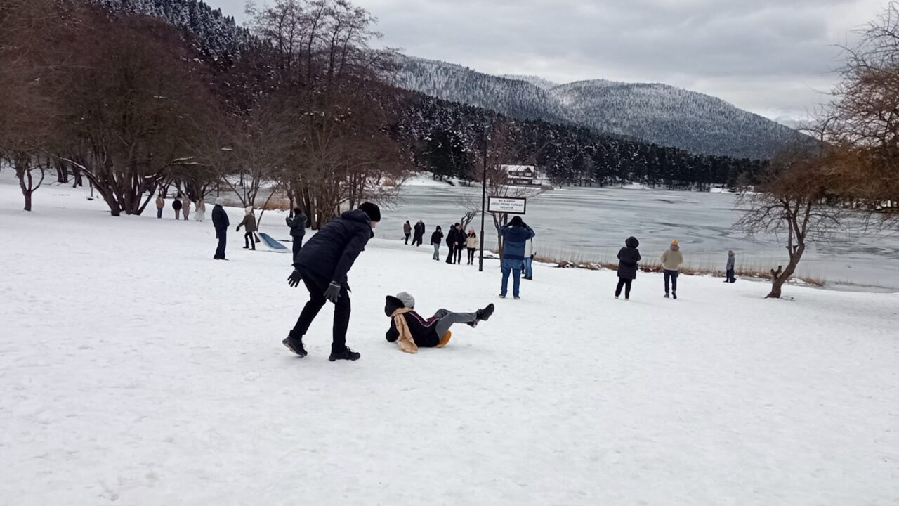 Gölcük Tabiat Parkı 'na ziyaretçi akını