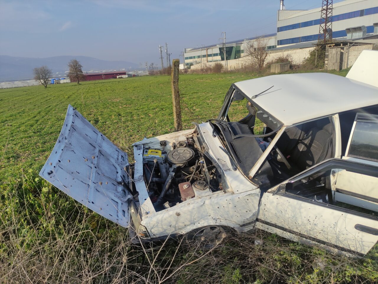 Bursa 'da hafif ticari araç ile otomobil çarpıştı: 5 yaralı