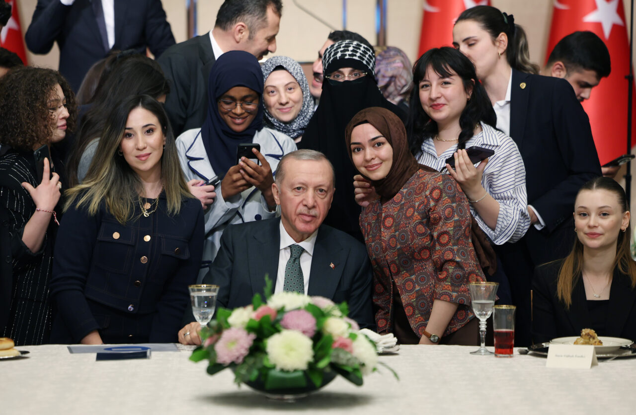 Cumhurbaşkanı Erdoğan: Biz bu ülkeyi sokakta bulmadık