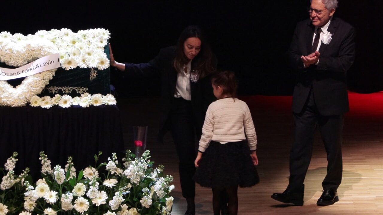 Sanatçı Edip Akbayram için Cemal Reşit Rey'de tören düzenlendi