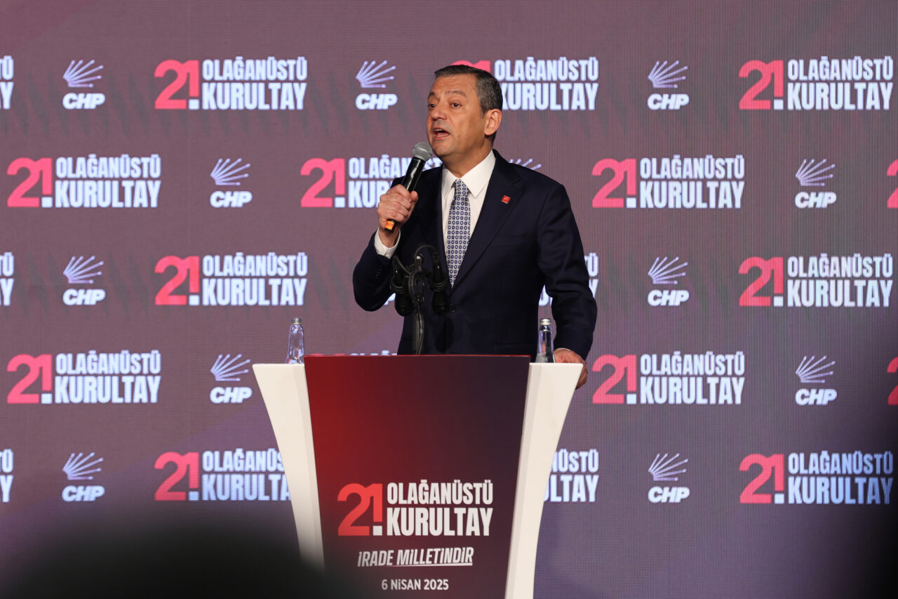 CHP'nin 21. Olağanüstü Kurultayı Başladı: Özgür Özel Tek Aday