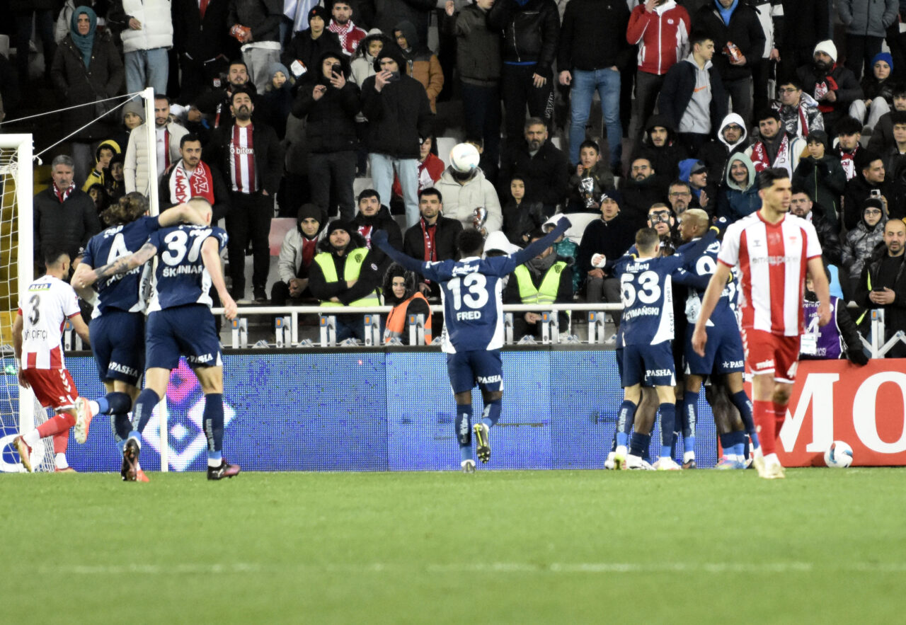 Fenerbahçe, Sivas’ta Hata Yapmadı: 3-1