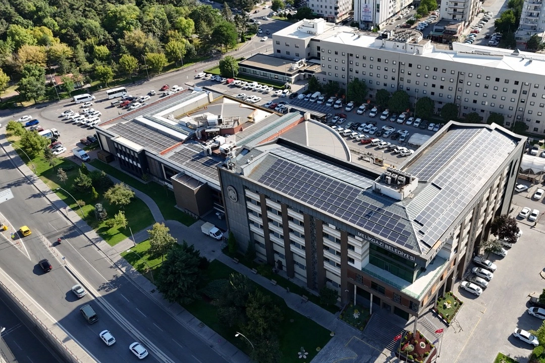 Kayseri Melikgazi Belediyesi, 2025 yılında güneş enerjisi yatırımları sayesinde yaklaşık
