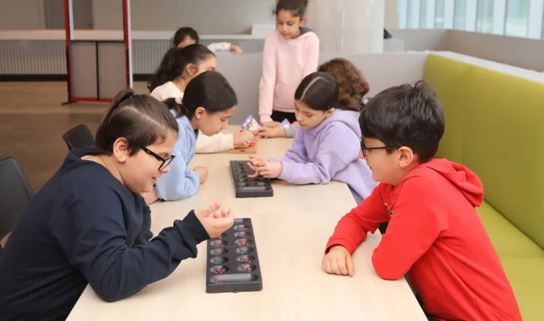 Gaziantep Bilim Merkezi, yarıyıl tatilinde çocuklara yönelik bilim atölyeleri ve