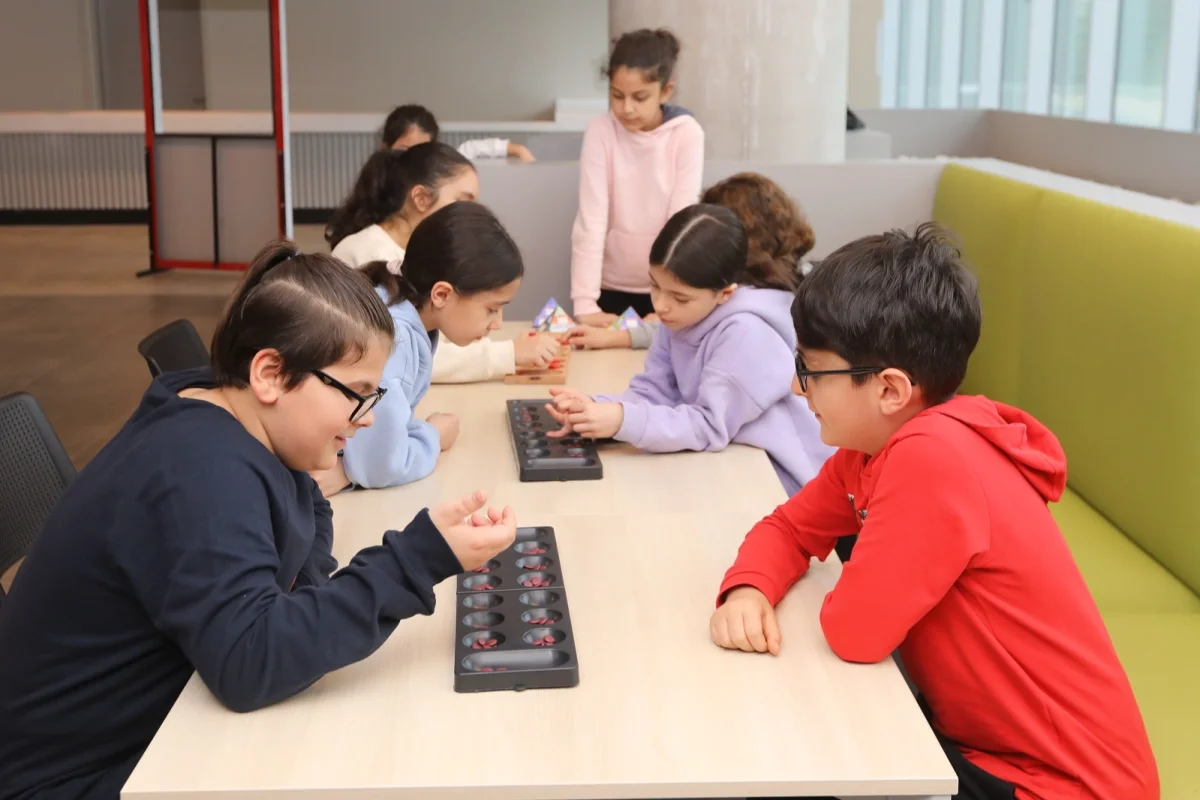 Gaziantep Bilim Merkezi Tatilde Öğrencileri Bekliyor Gaziantep Bilim Merkezi, yarıyıl tatilinde çocuklara yönelik bilim atölyeleri ve