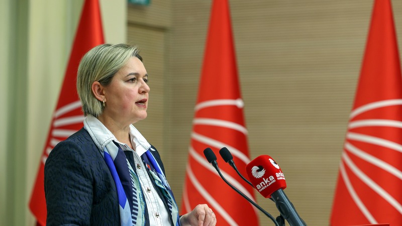 CHP’den Ekonomiye Yeni Düzen Mesajı CHP Genel Sekreteri Selin Sayek Böke, Ekonomi Eşgüdüm Konseyi’nin ilk