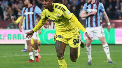 Süper Lig 22. haftada Fenerbahçe, Trabzonspor’u Akyazı’da 3-2 mağlup etti.