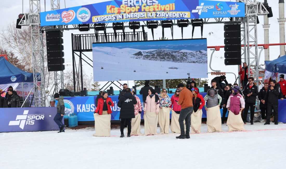 Kayseri Büyükşehir Belediye Başkanı Memduh Büyükkılıç, Erciyes Kayak Merkezi’nde düzenlenen