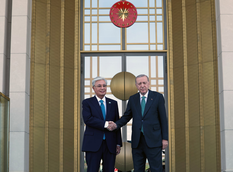 Cumhurbaşkanı Erdoğan, Kazakistan Cumhurbaşkanı Tokayev ile telefon görüşmesi gerçekleştirdi. İkili